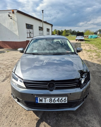 Volkswagen Jetta cena 11900 przebieg: 191232, rok produkcji 2013 z Czersk małe 46